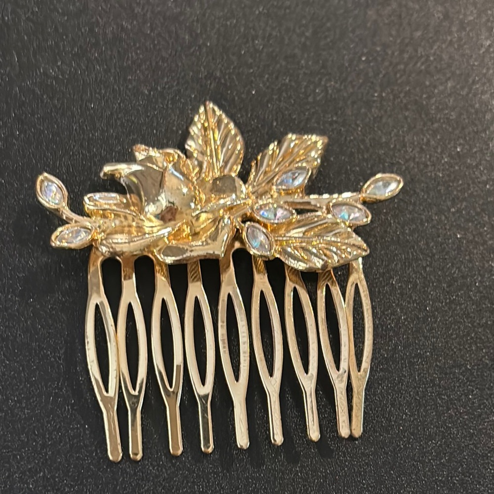 RARE**Vintage gold hair comb flower with crystals